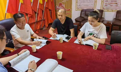 不忘初心，牢記黨恩。山東魯野鋼結構工程有限公司黨支部，開黨會感黨恩，重溫入黨誓言